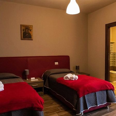 Il Carro Comfortable Rooms San Giovanni Gemini Exterior photo