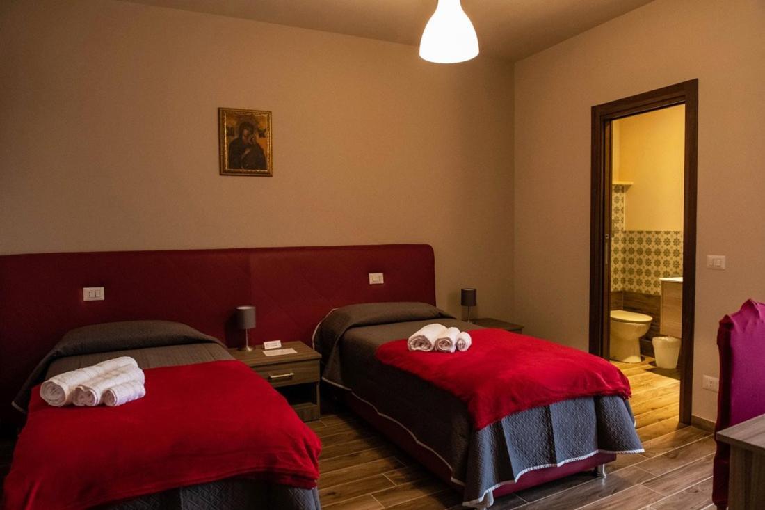 Il Carro Comfortable Rooms San Giovanni Gemini Exterior photo