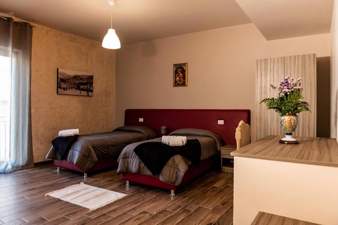 Il Carro Comfortable Rooms San Giovanni Gemini Exterior photo