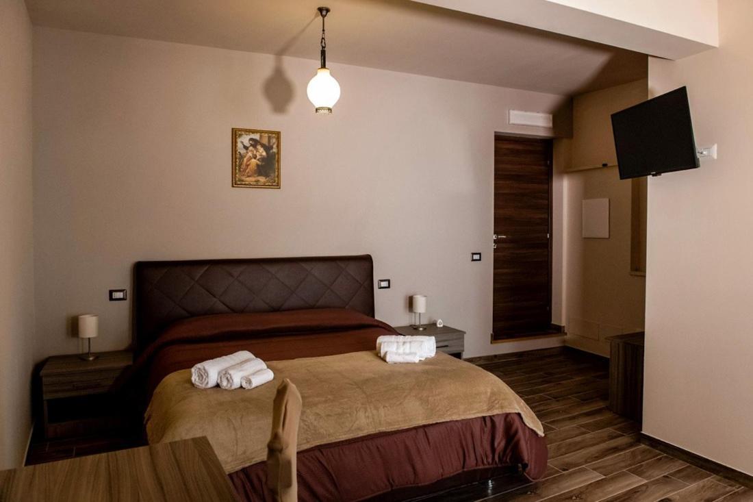 Il Carro Comfortable Rooms San Giovanni Gemini Exterior photo